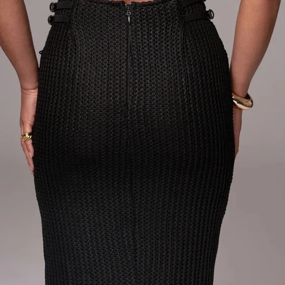 Textured Mystique midi Elegant Black Button-Detail Skirt new size large - Picture 2 of 3